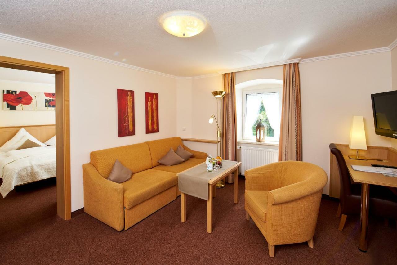 Landhotel Krolik Daun Exteriör bild