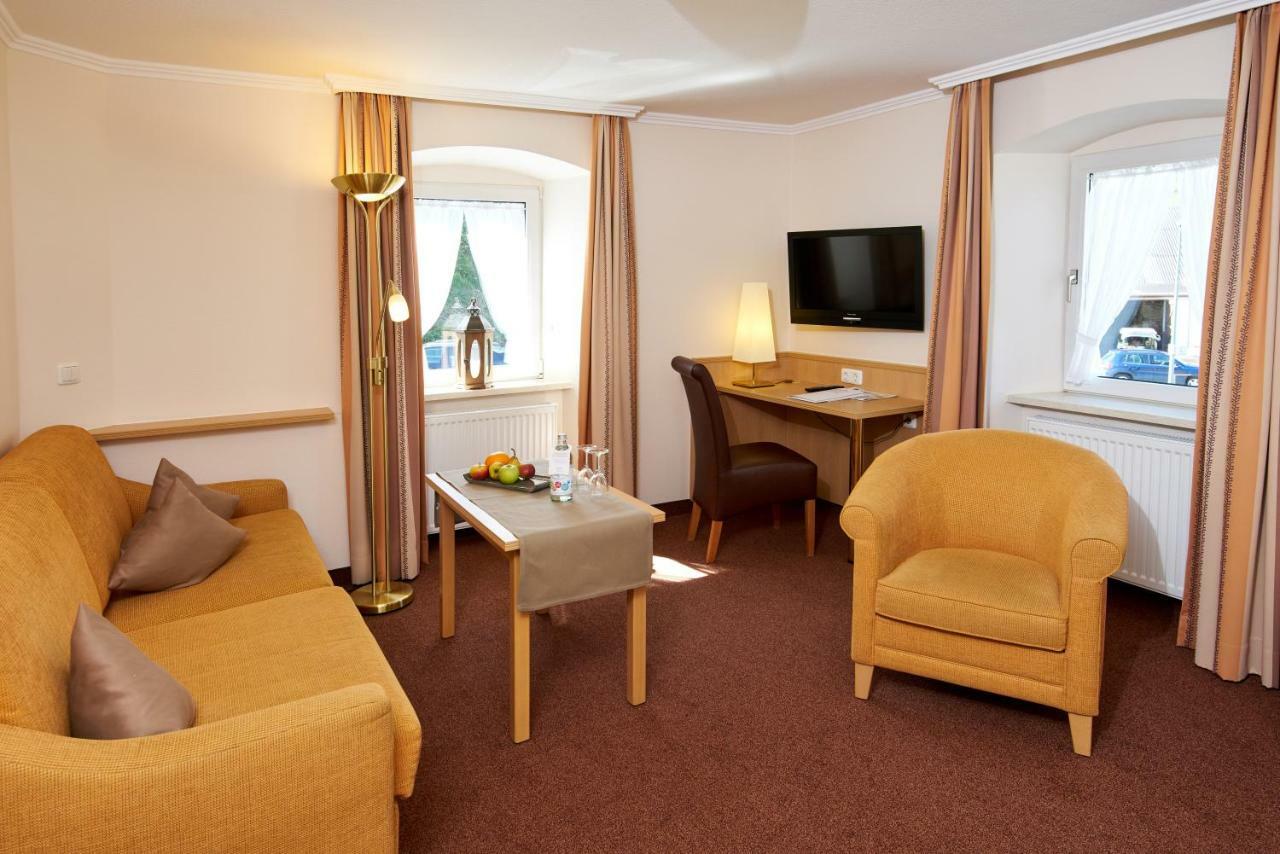 Landhotel Krolik Daun Exteriör bild