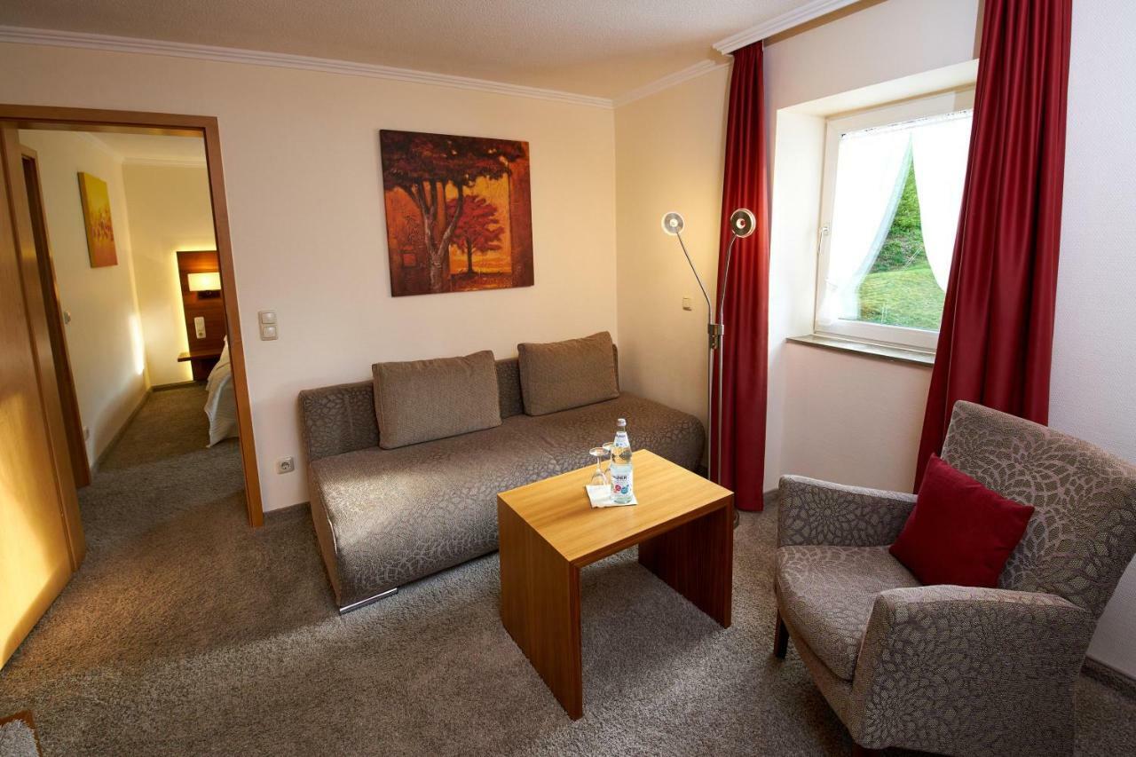 Landhotel Krolik Daun Exteriör bild