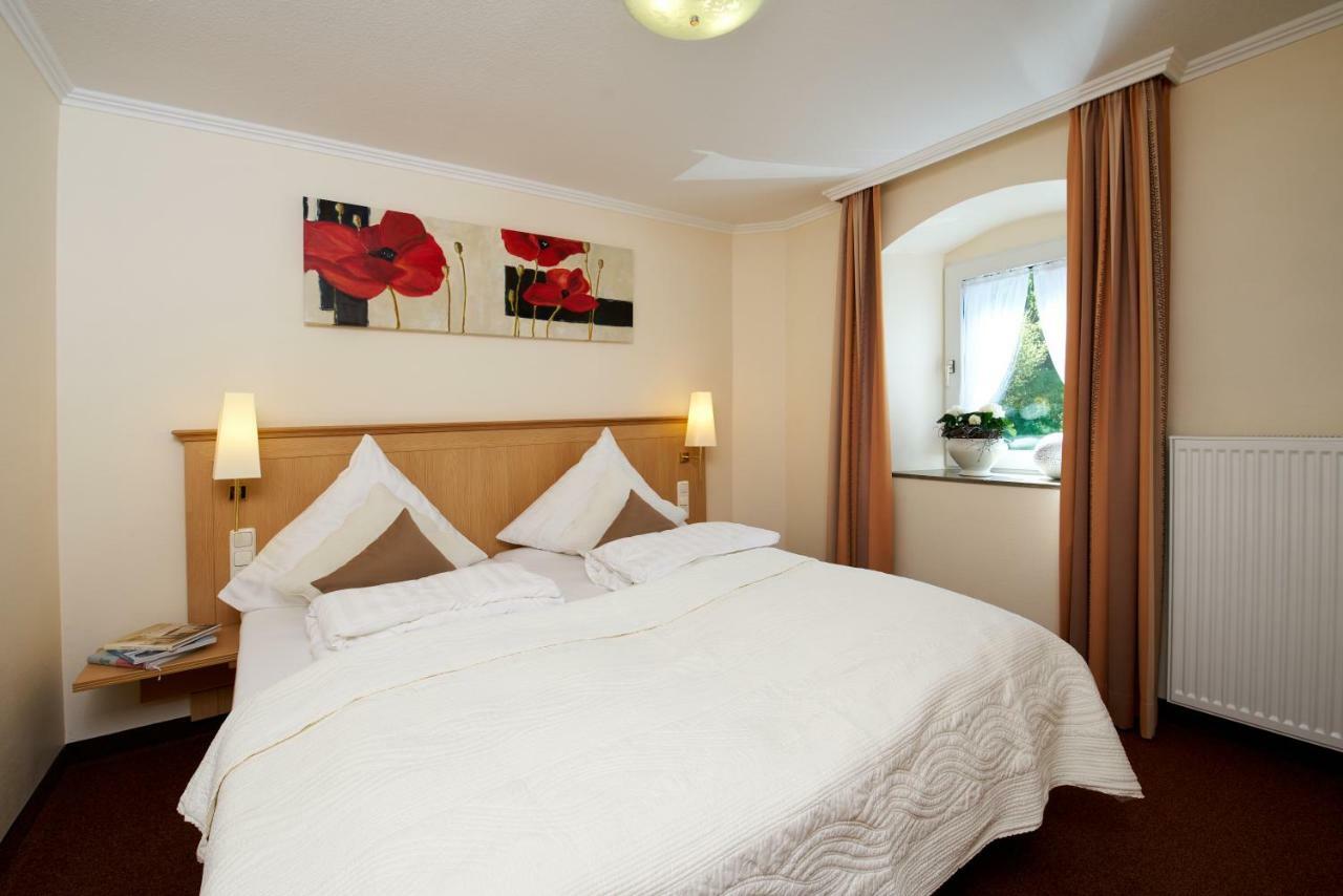 Landhotel Krolik Daun Exteriör bild